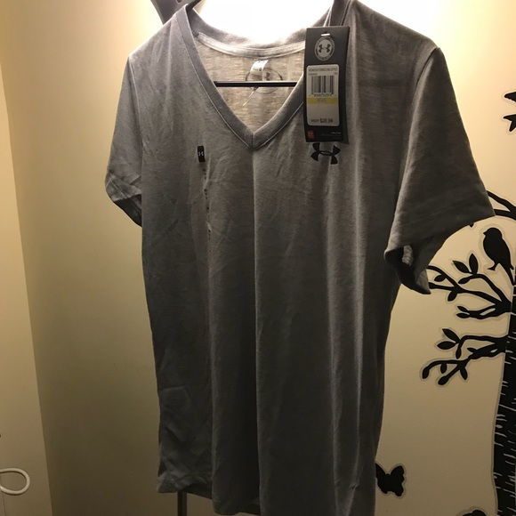 Under Armour Tee - Picture 2 of 2